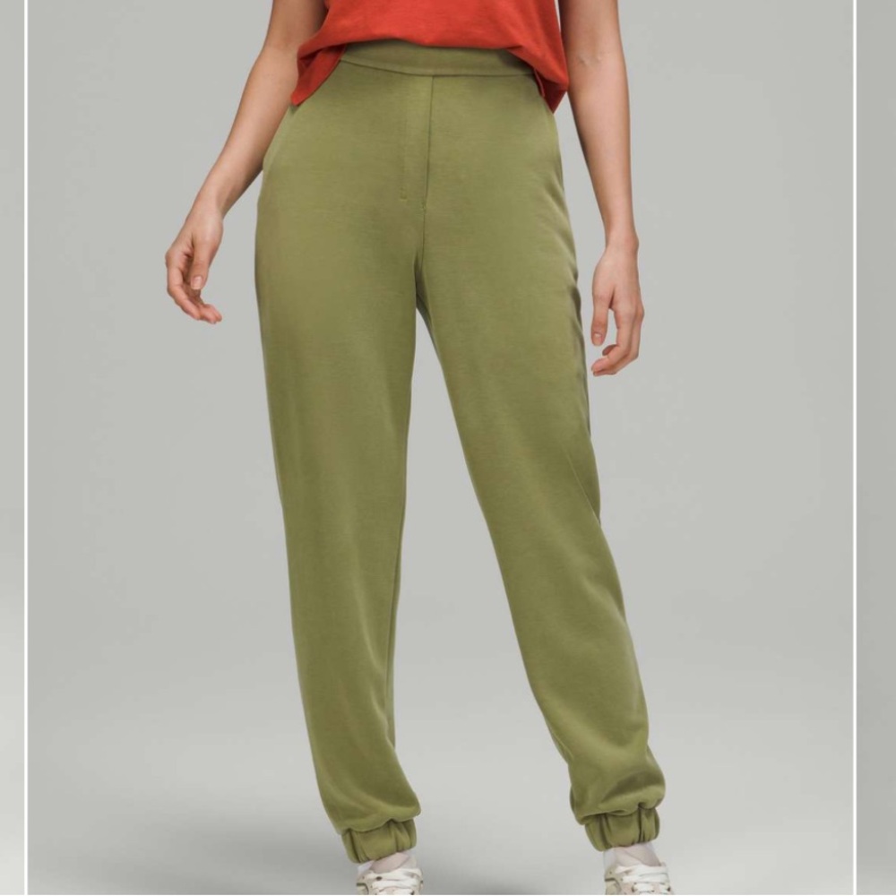 Lululemon Softstreme Relaxed High-Rise Pant